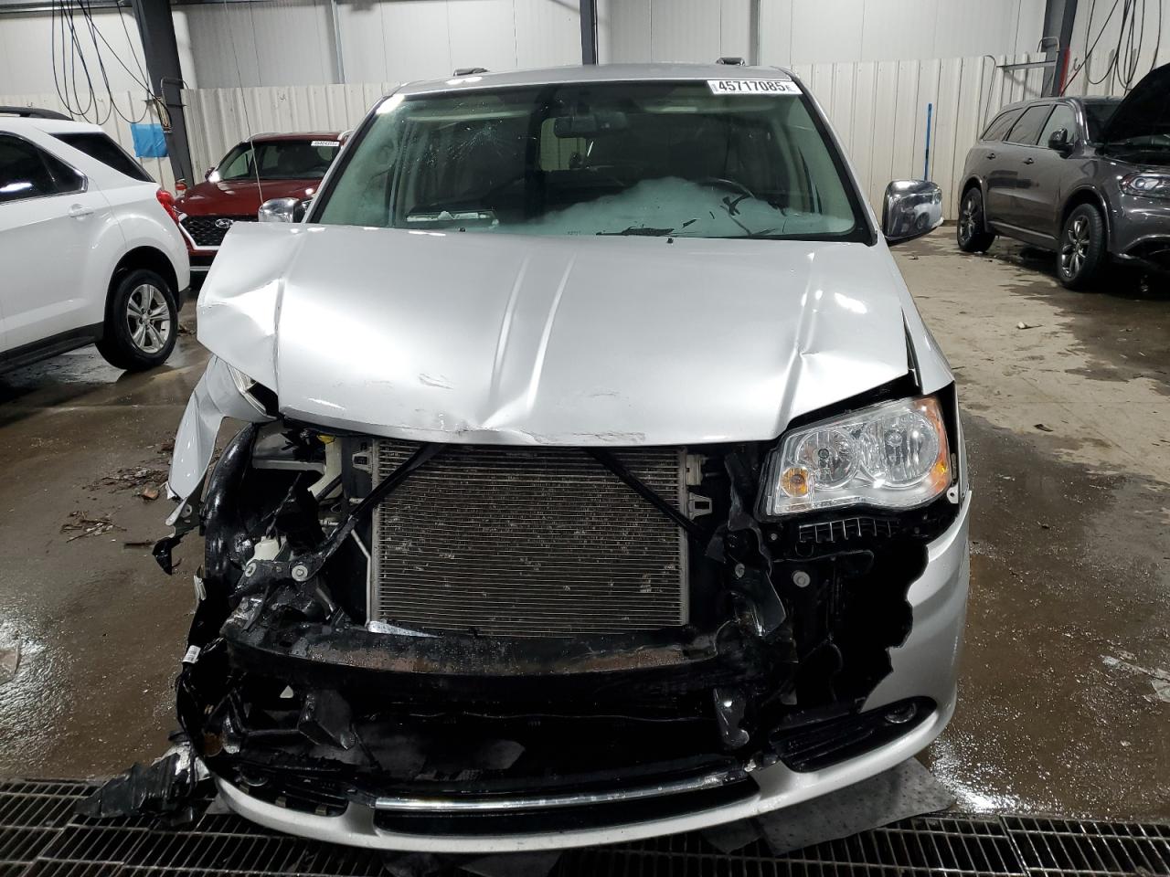 2012 Chrysler Town & Country - Image 5