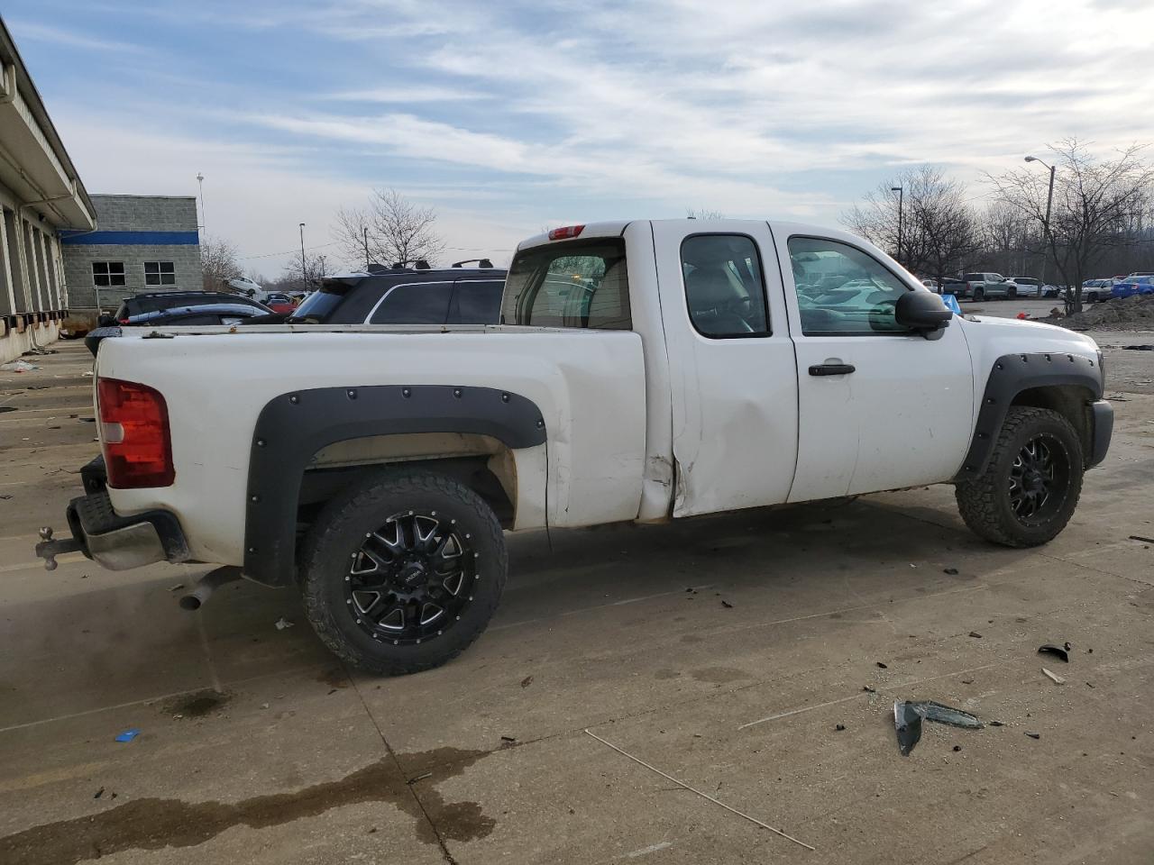 2009 Chevrolet Silverado - Image 3