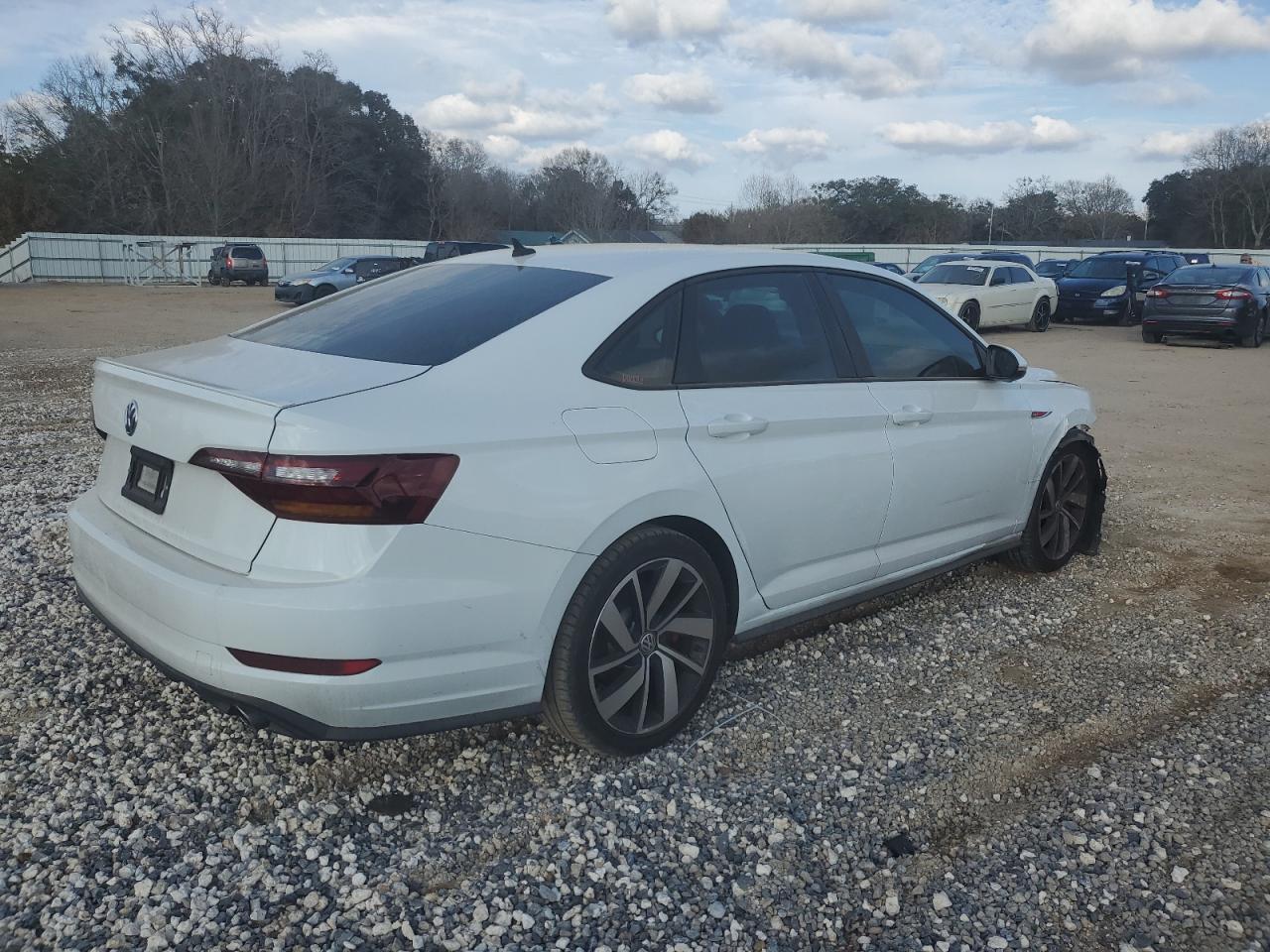 2019 Volkswagen Jetta - Image 3
