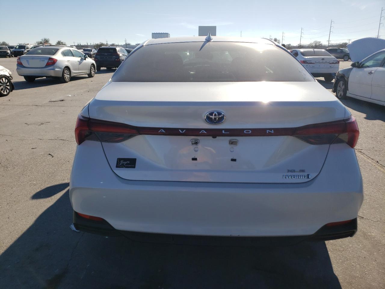 2022 Toyota Avalon - Image 6