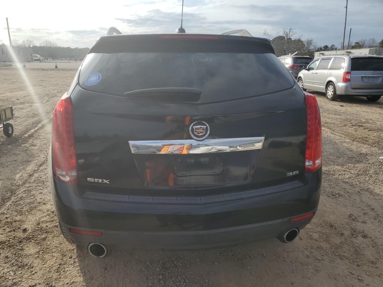 2016 Cadillac SRX - Image 6
