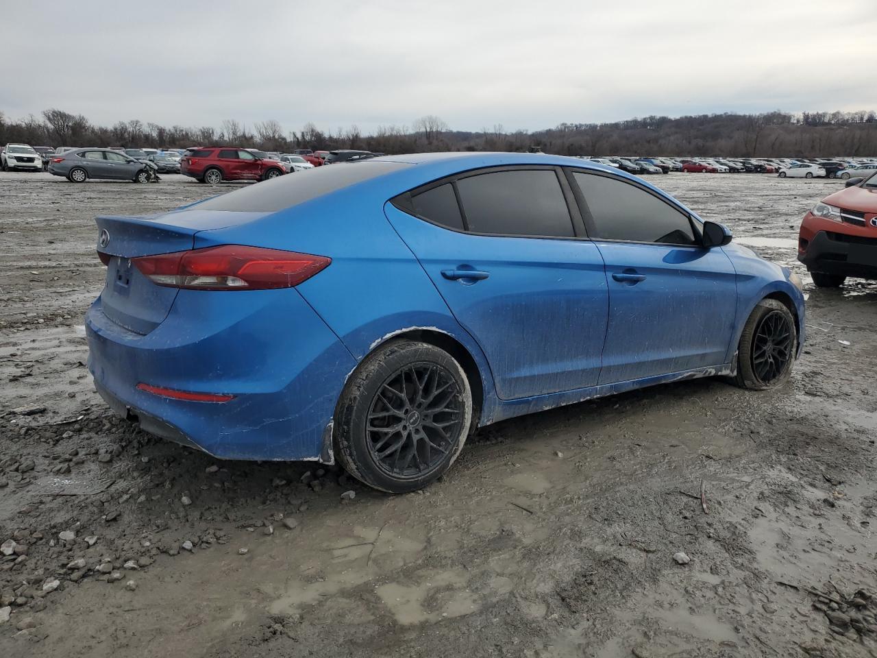 2018 Hyundai Elantra - Image 3