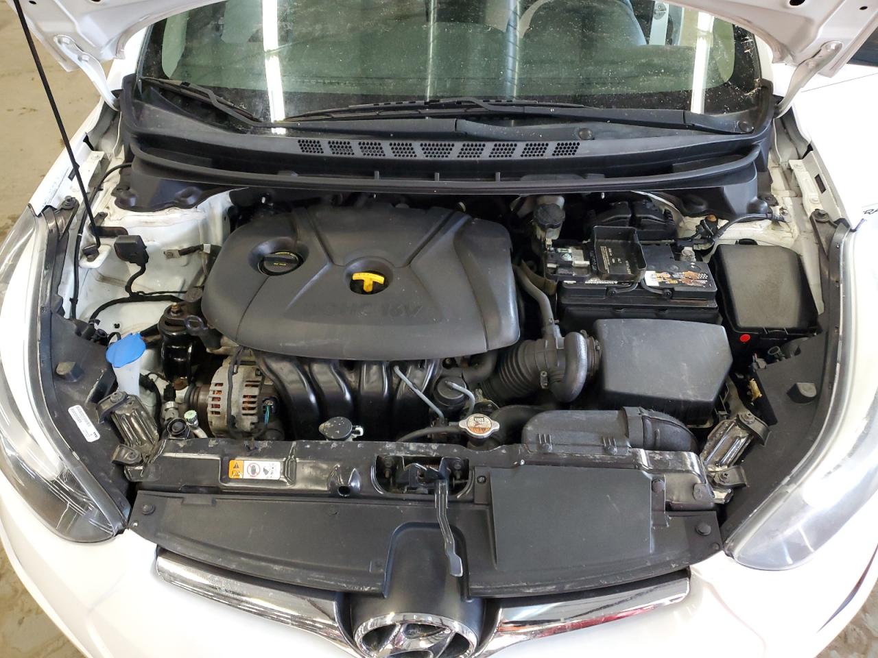 2015 Hyundai Elantra - Image 11