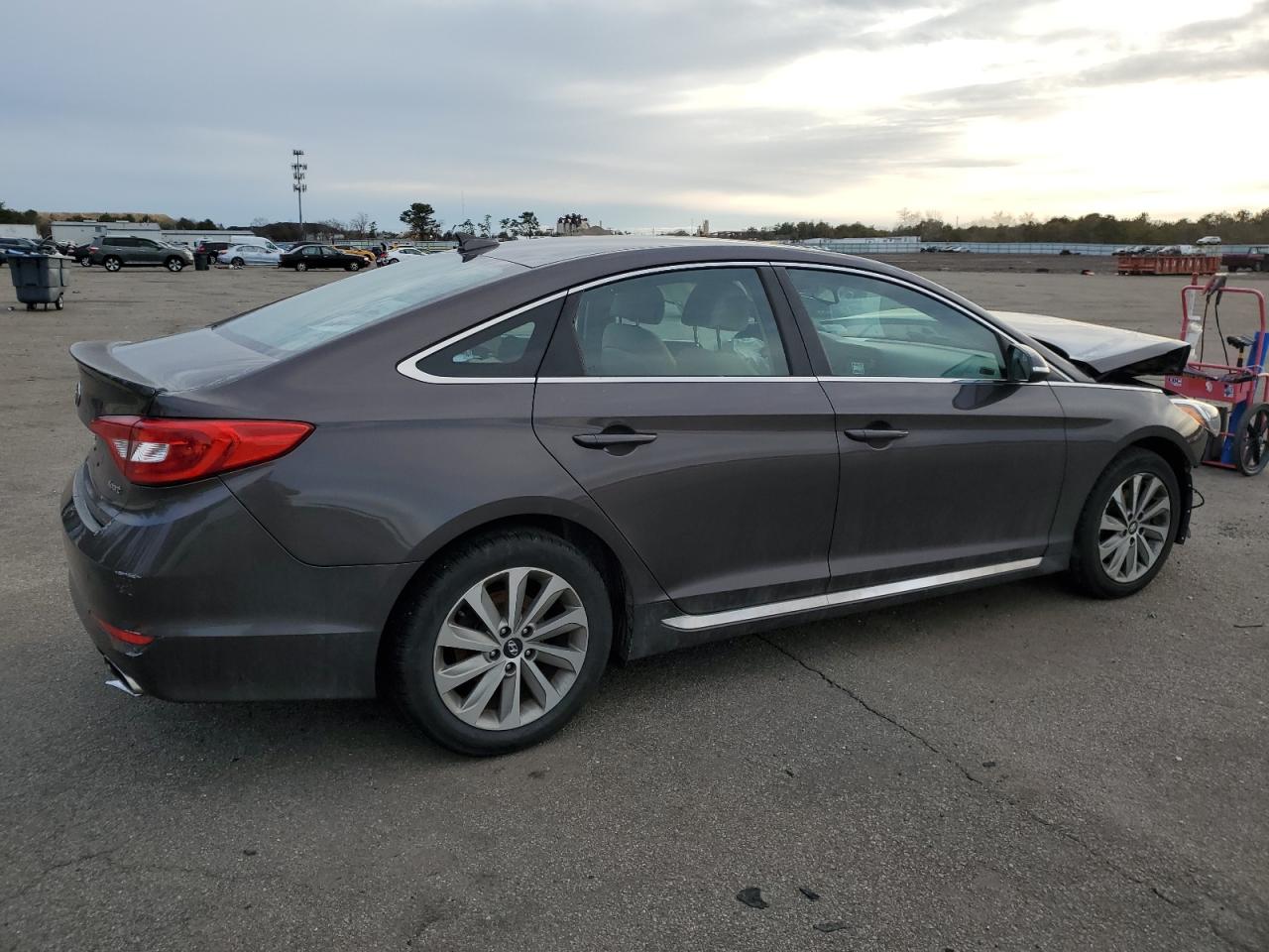 2017 Hyundai Sonata - Image 3