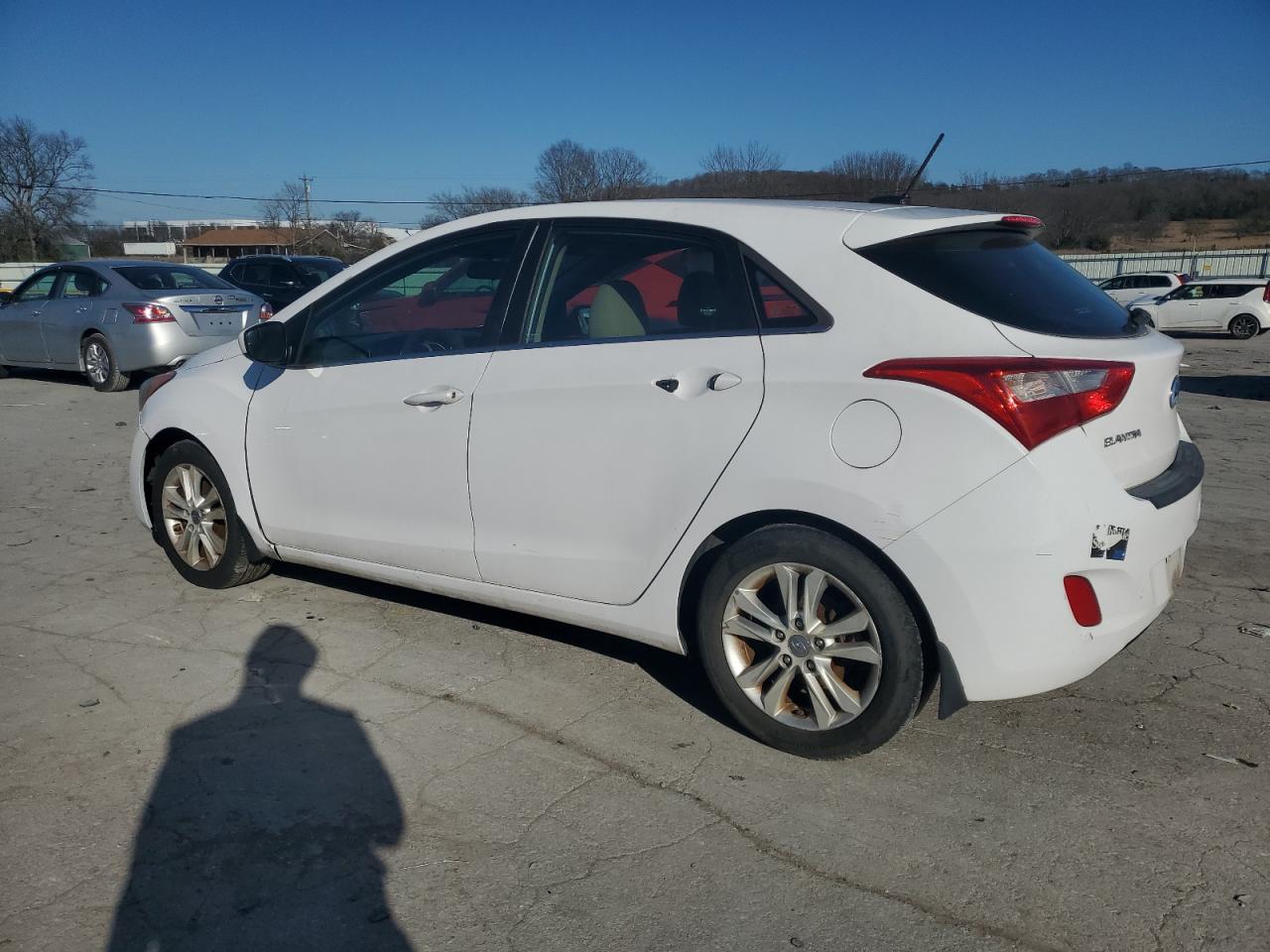 2014 Hyundai Elantra - Image 2