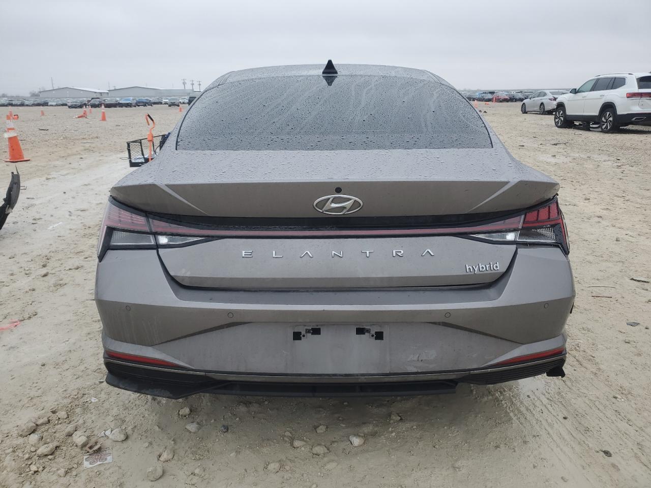 2022 Hyundai Elantra - Image 6