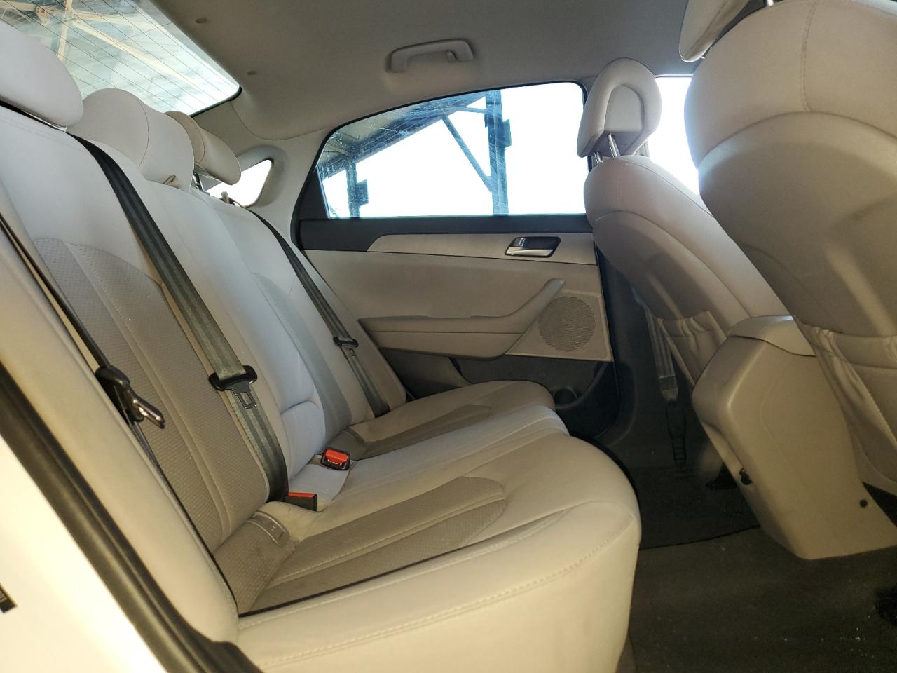 2016 Hyundai Sonata - Image 10