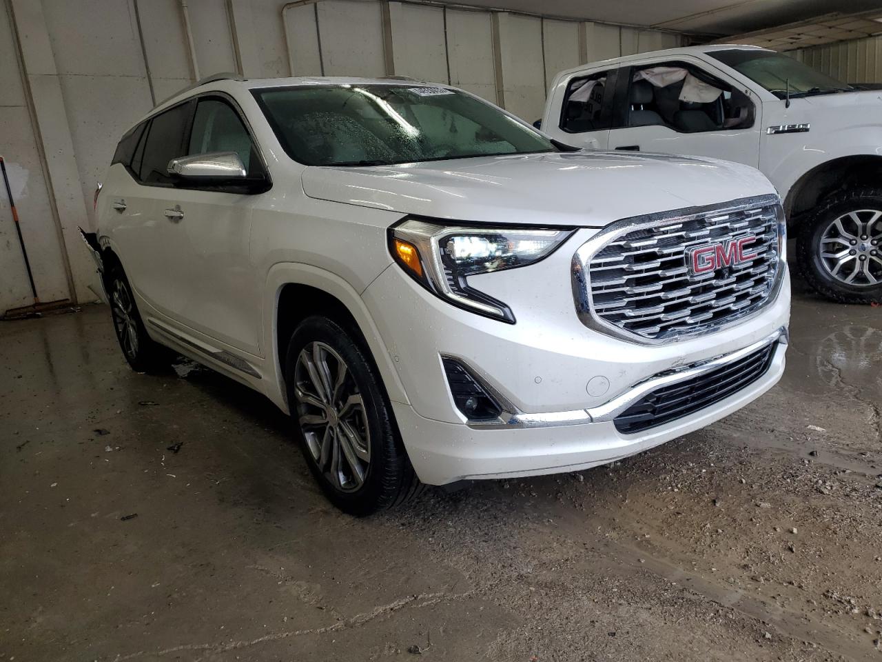 2020 GMC Terrain - Image 4