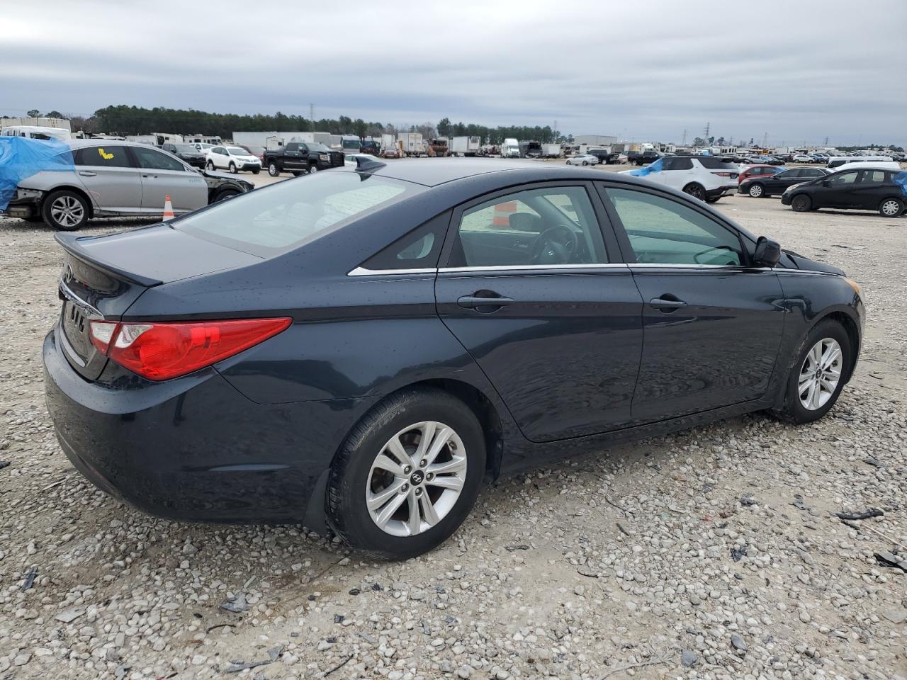 2013 Hyundai Sonata - Image 3