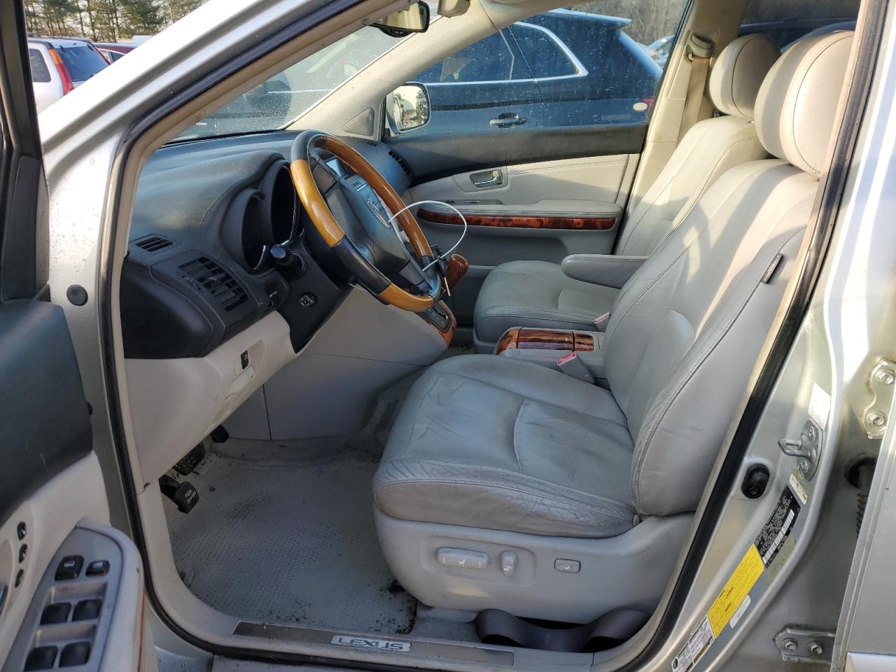 2004 Lexus RX - Image 8