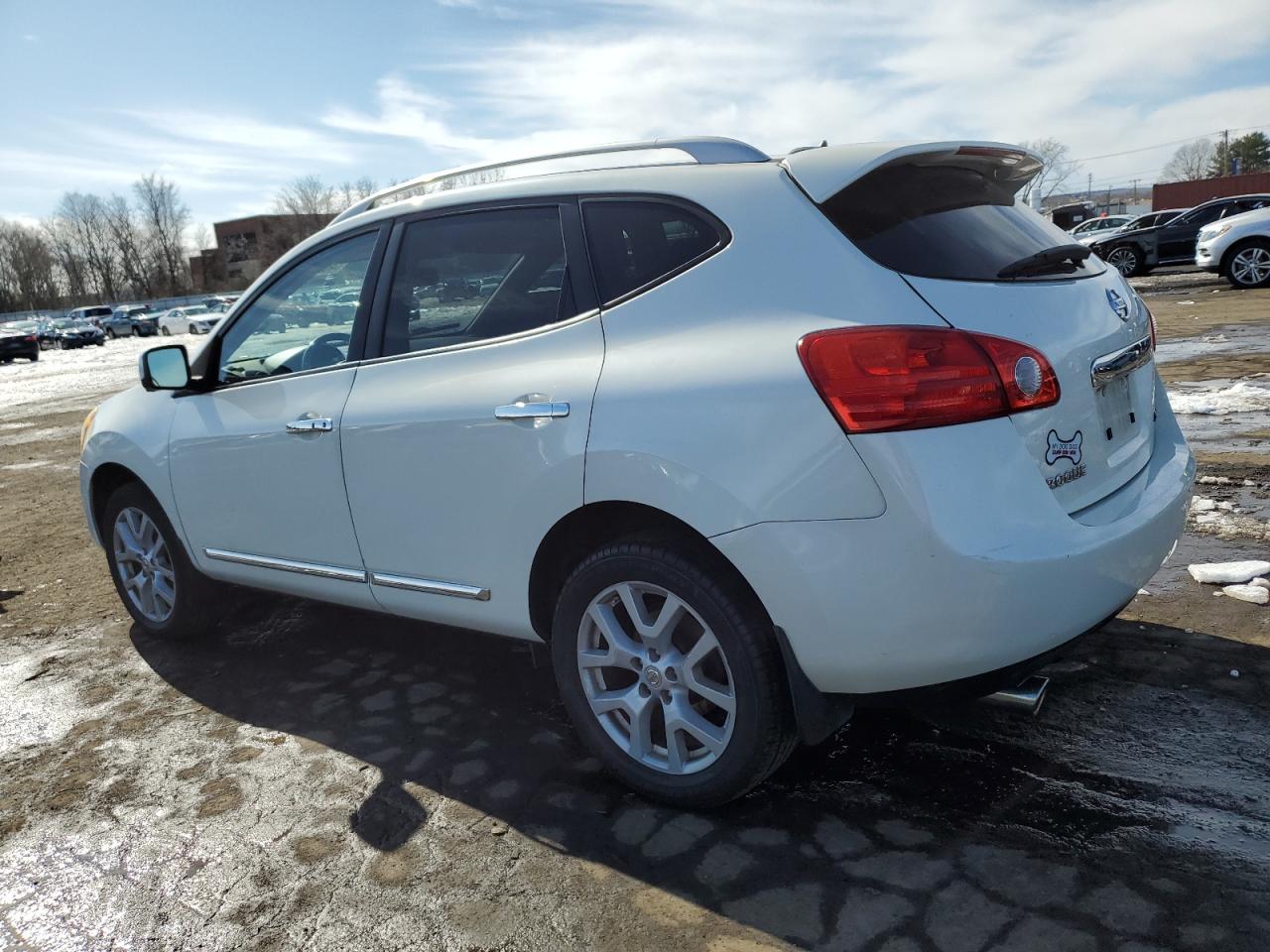 2012 Nissan Rogue - Image 2