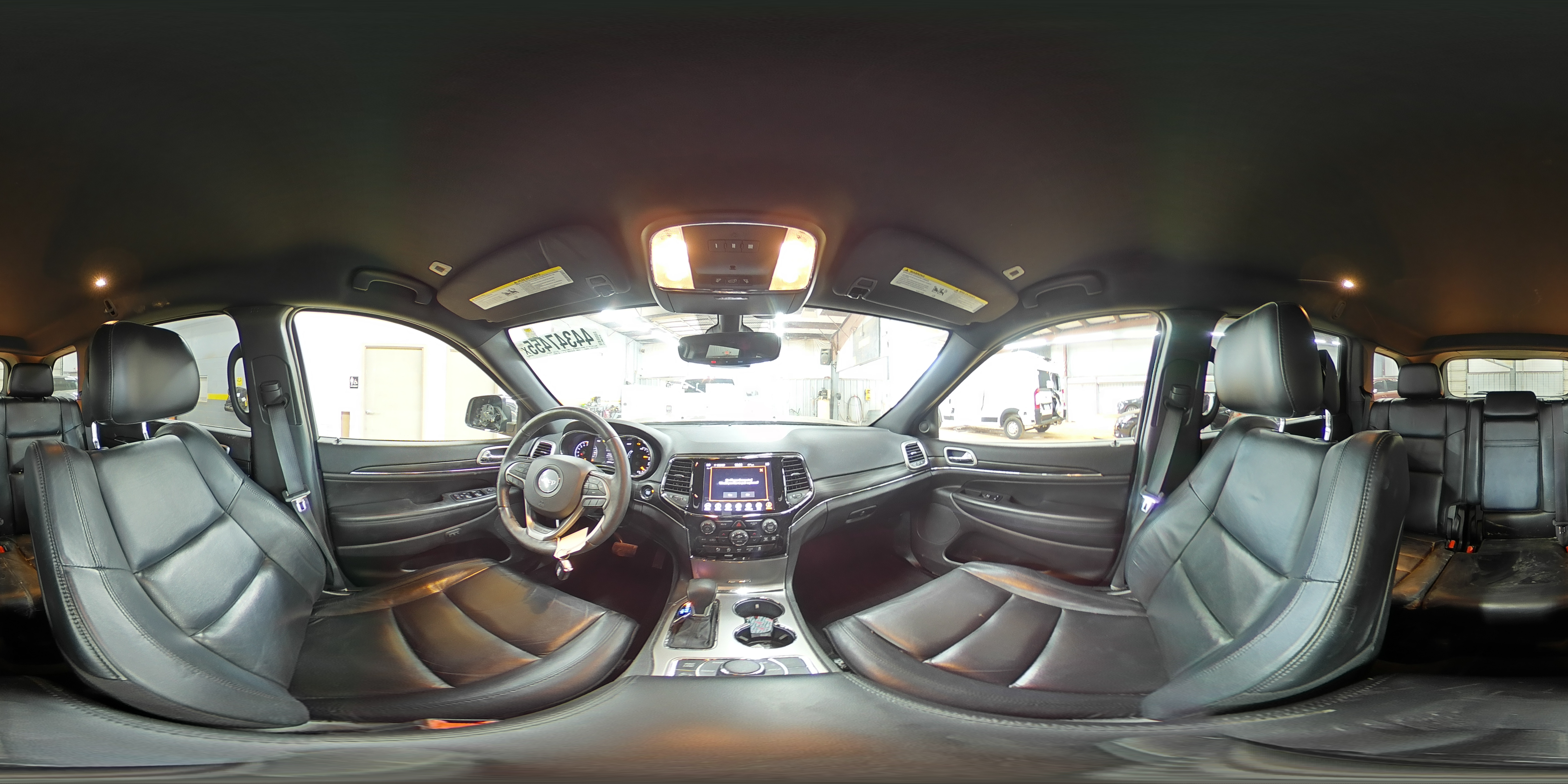 2019 Jeep Grand Cherokee - Image 14