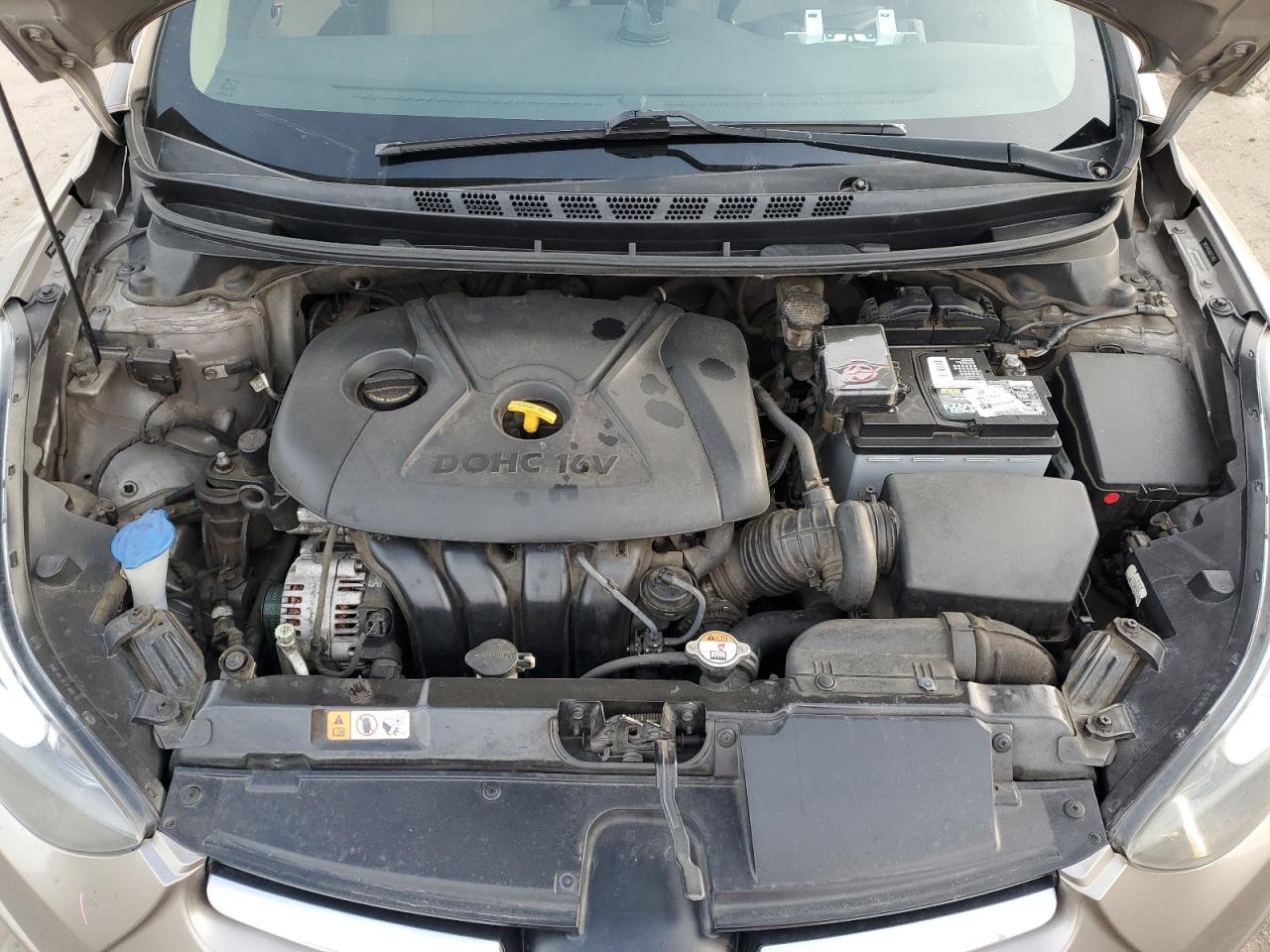 2016 Hyundai Elantra - Image 11