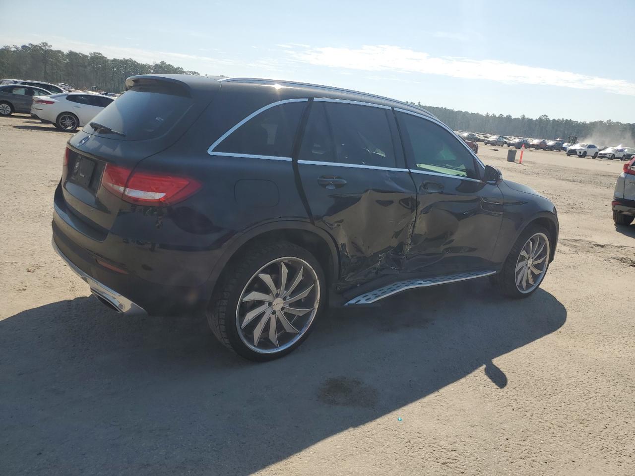 2016 Mercedes-Benz GLC - Image 3
