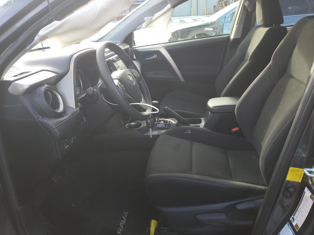 2015 Toyota RAV 4 - Image 7