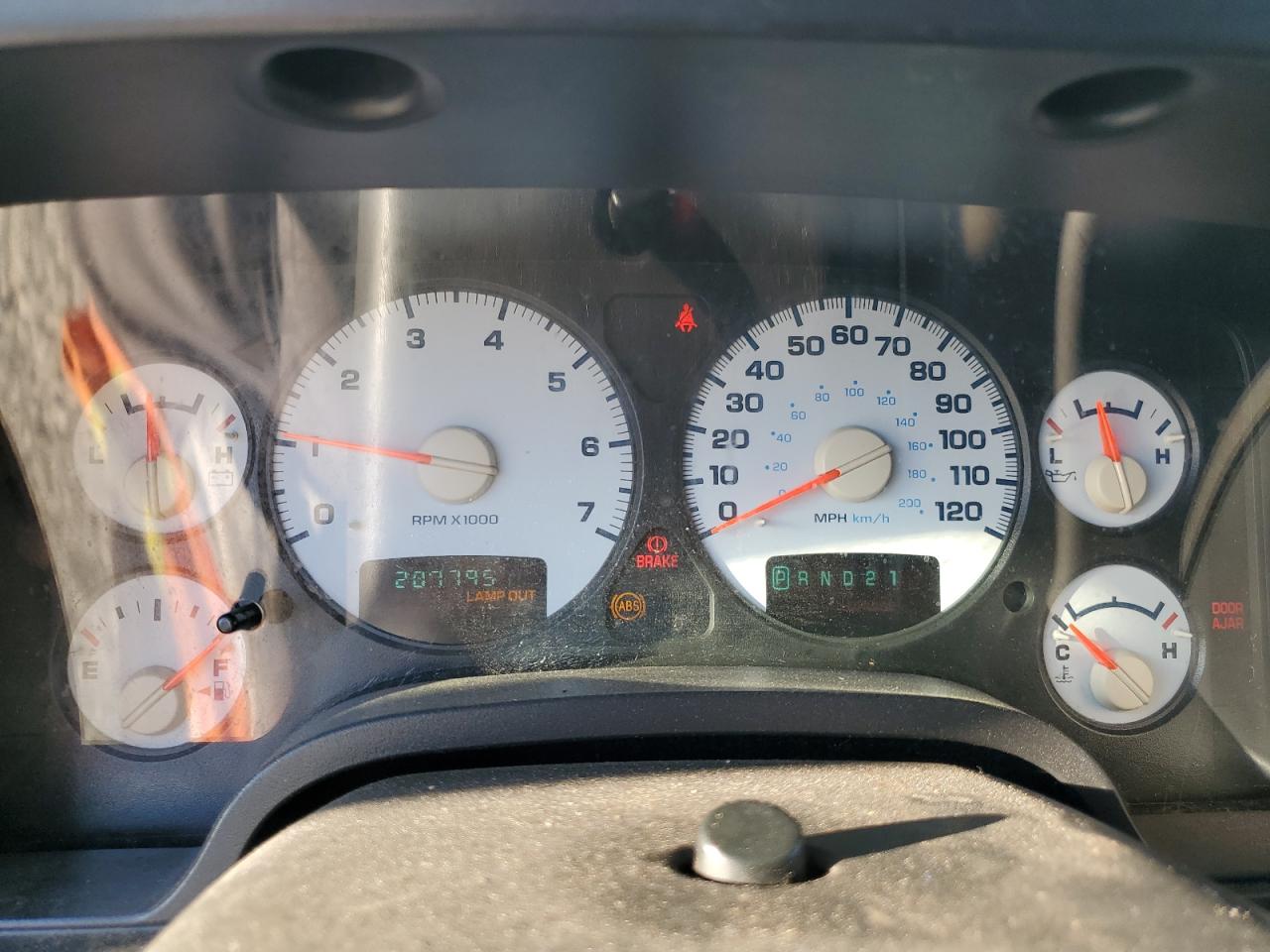 2004 Dodge RAM - Image 9