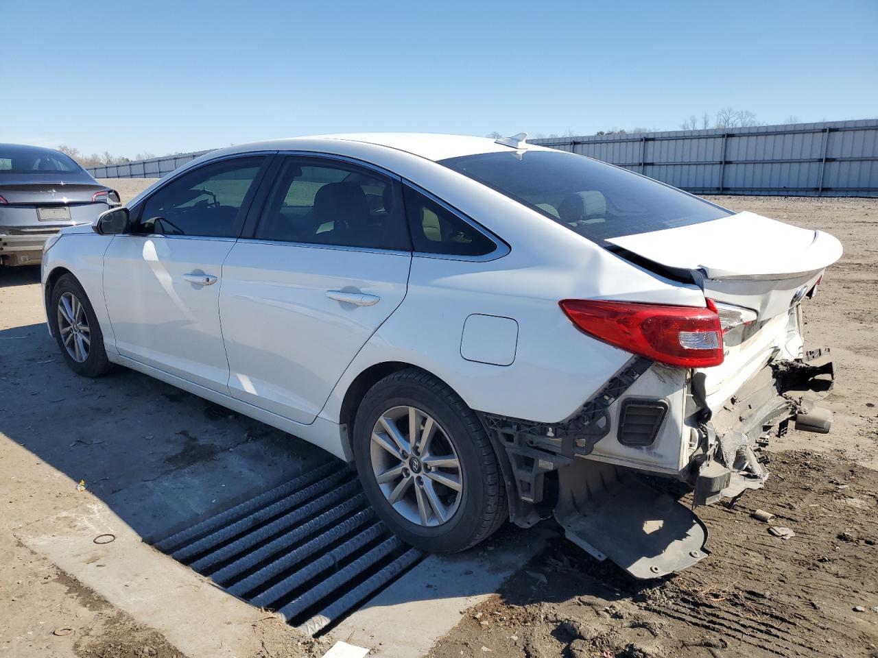 2017 Hyundai Sonata - Image 2