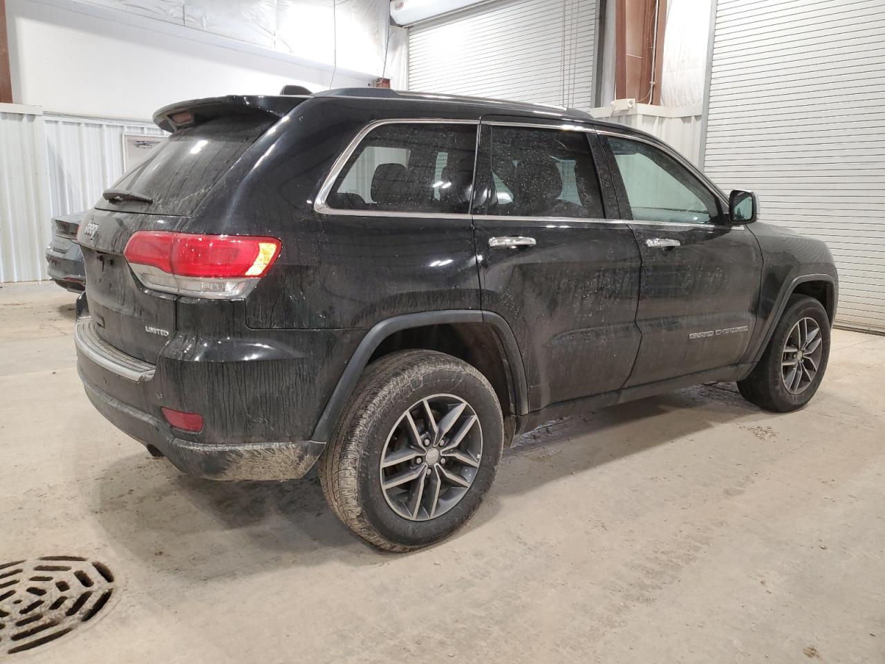 2017 Jeep Grand Cherokee - Image 3