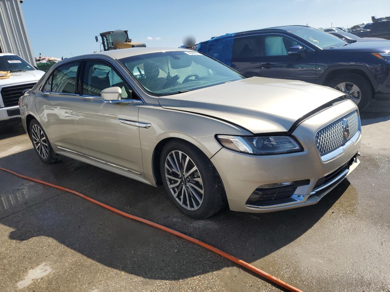 2017 Lincoln Continental - Image 4