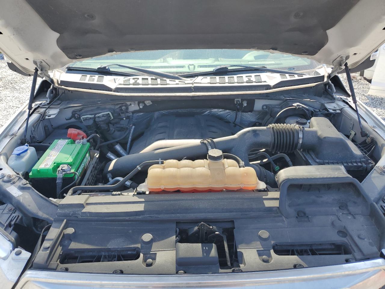 2015 Ford F-150 - Image 11