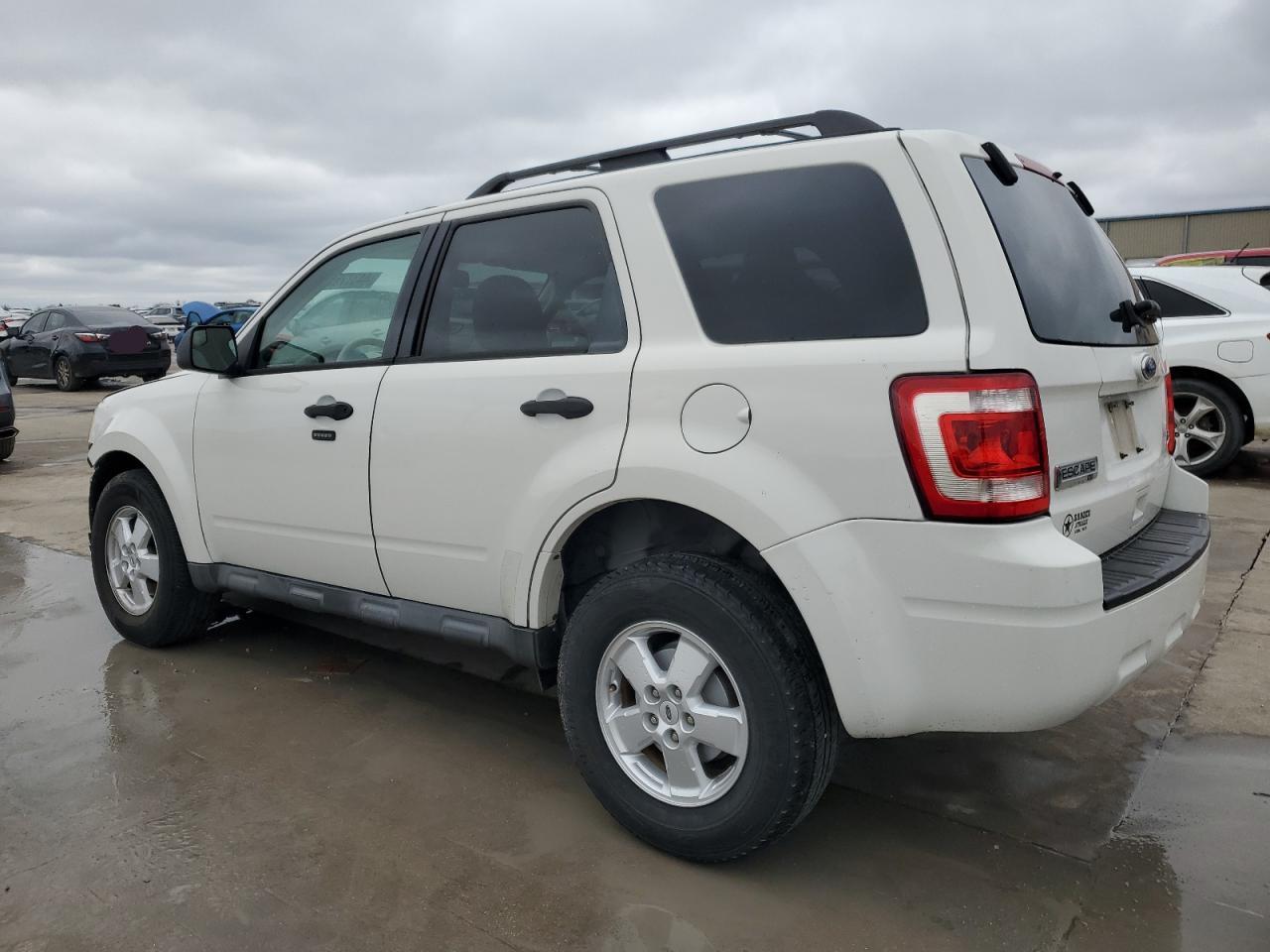 2011 Ford Escape - Image 2