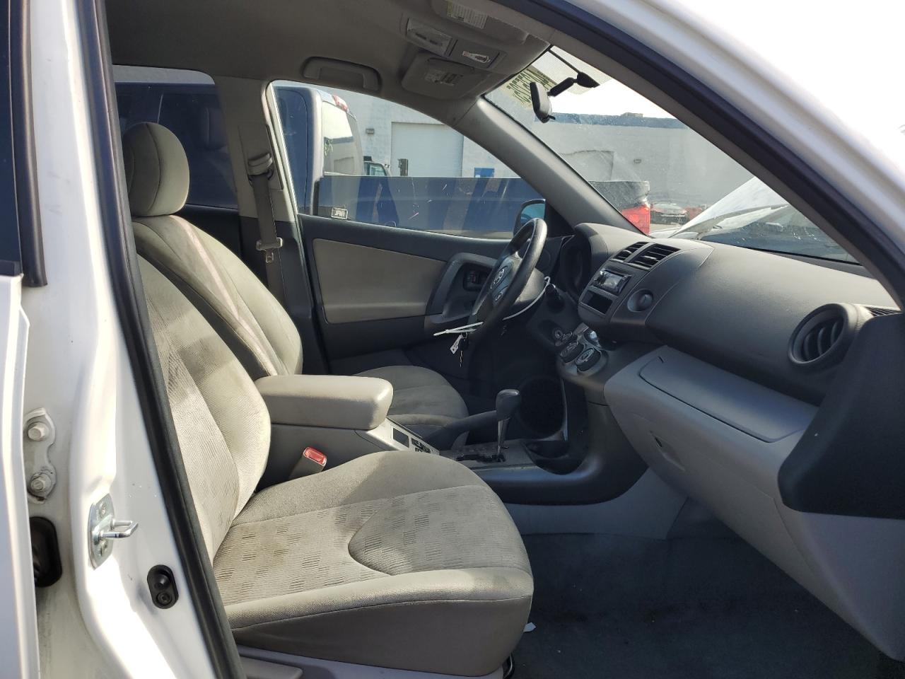 2010 Toyota RAV 4 - Image 7