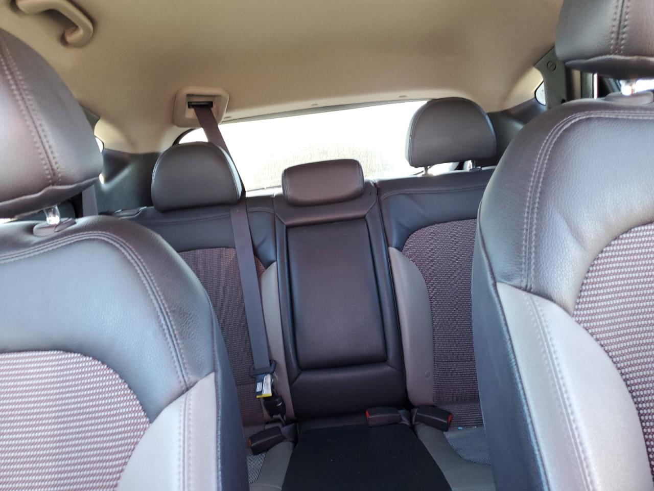 2011 Hyundai Tucson - Image 10