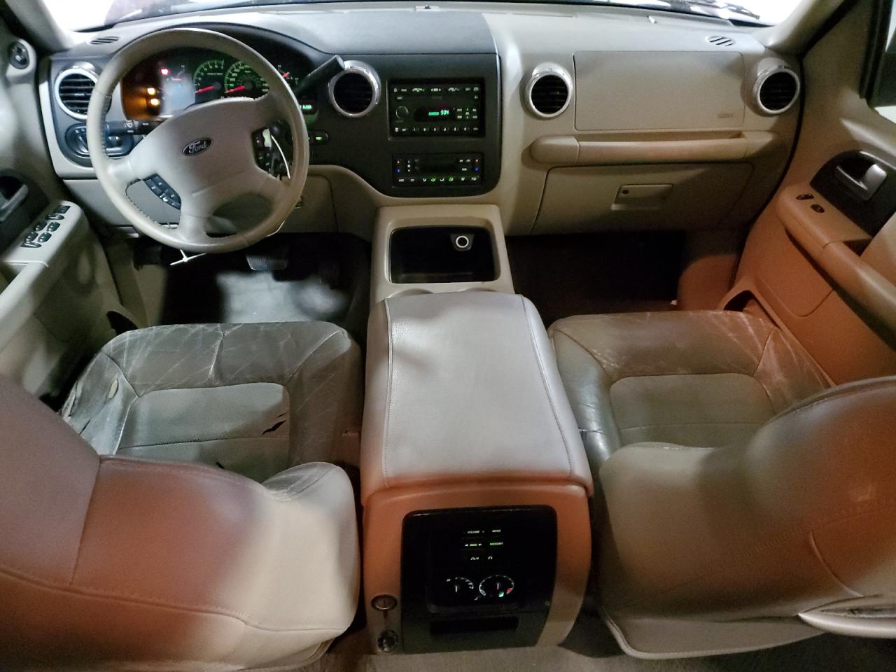 2004 Ford Expedition - Image 8