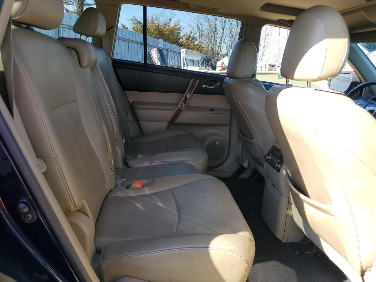 2011 Toyota Highlander - Image 12