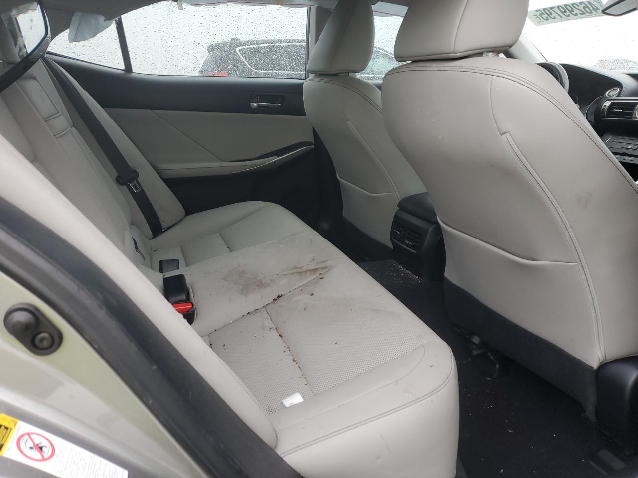 2016 Lexus IS - Image 10