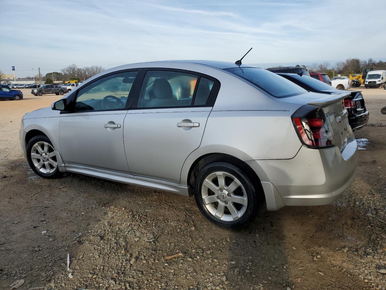 2012 Nissan Sentra - Image 2
