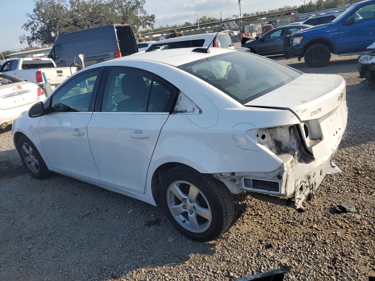 2016 Chevrolet Cruze - Image 2