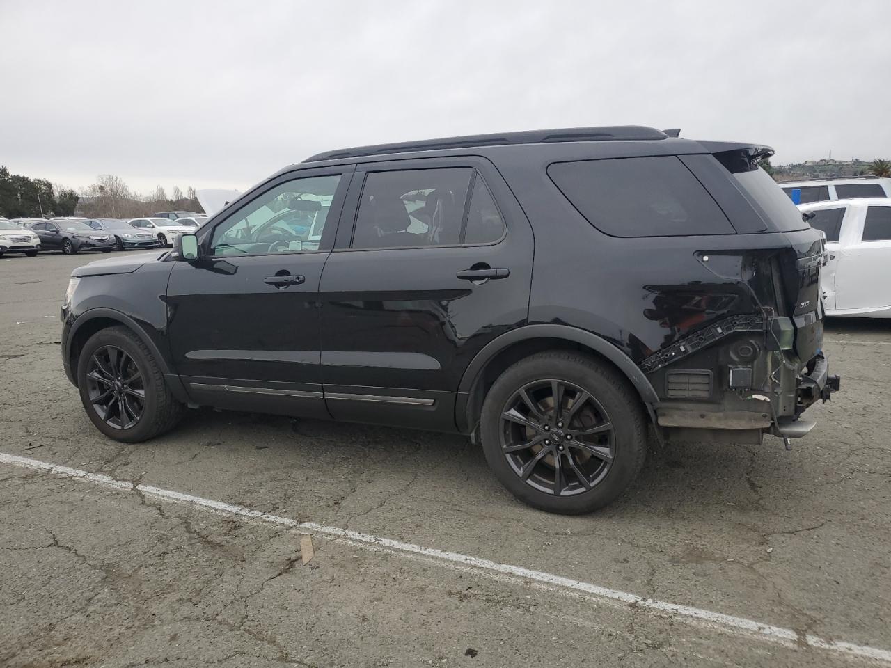 2017 Ford Explorer - Image 2