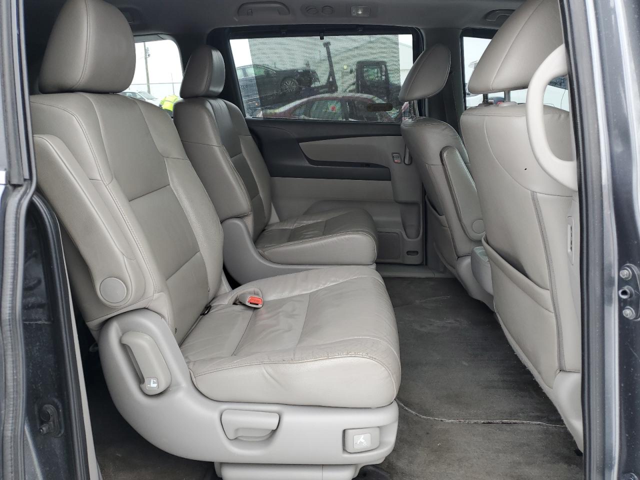 2011 Honda Odyssey - Image 11