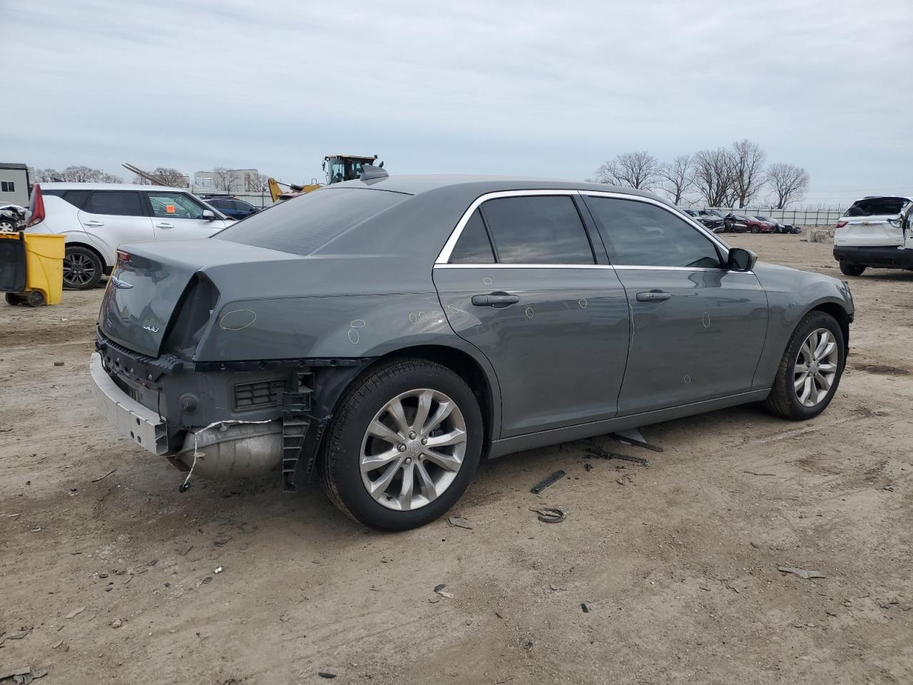 2018 Chrysler 300 - Image 3