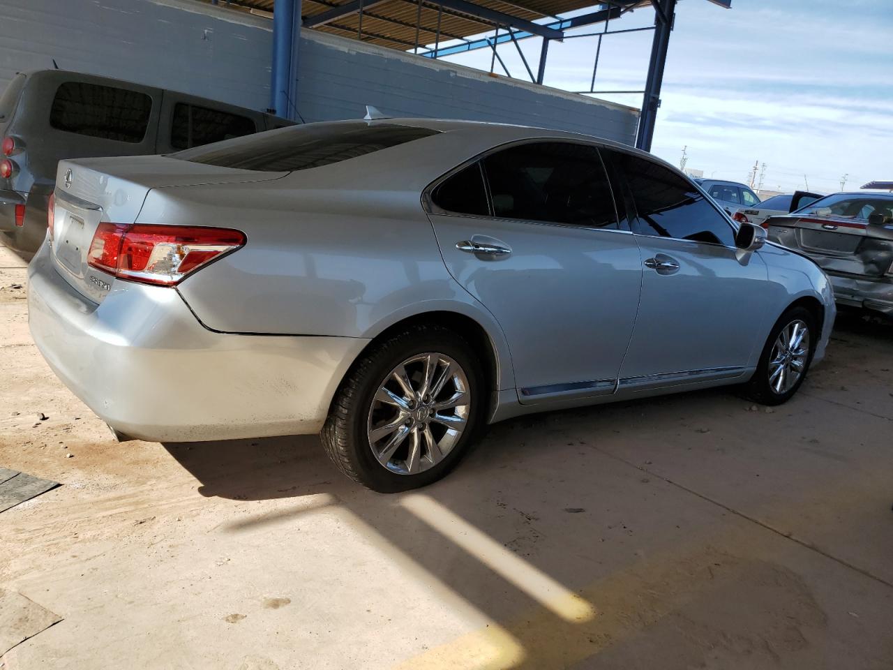 2010 Lexus ES - Image 3
