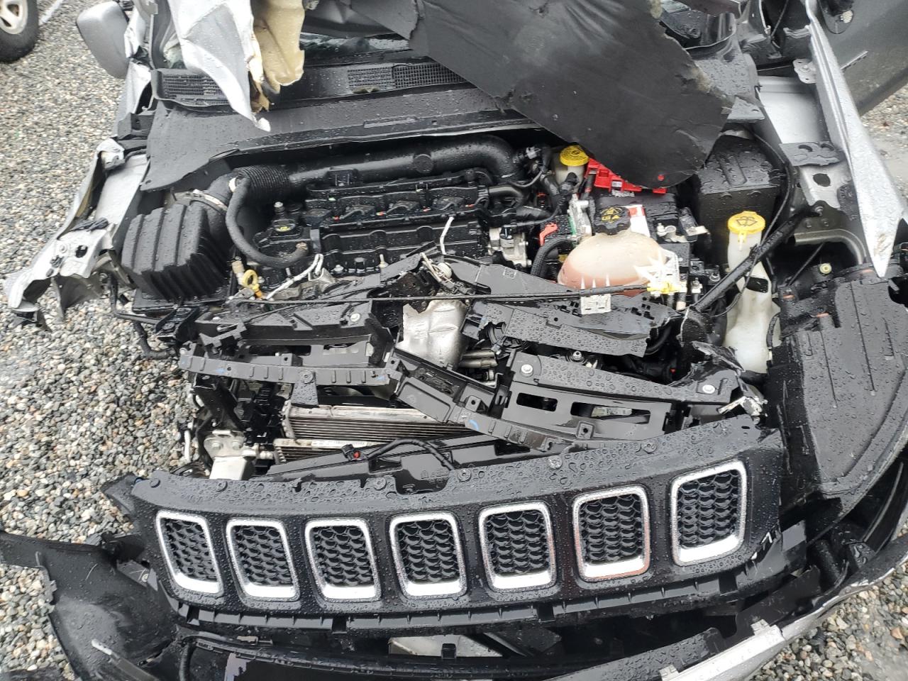 2021 Jeep Compass - Image 12