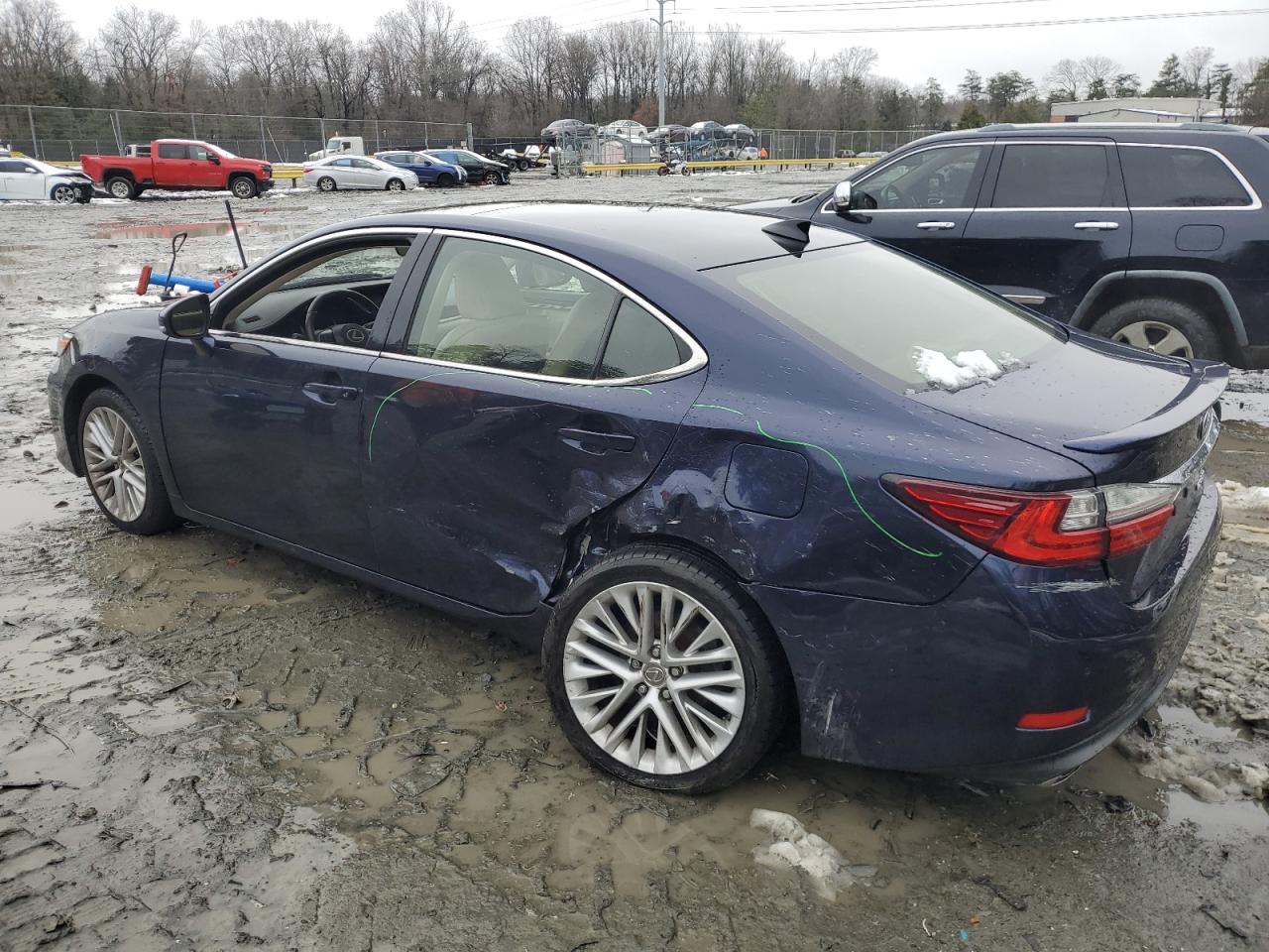 2016 Lexus ES - Image 2