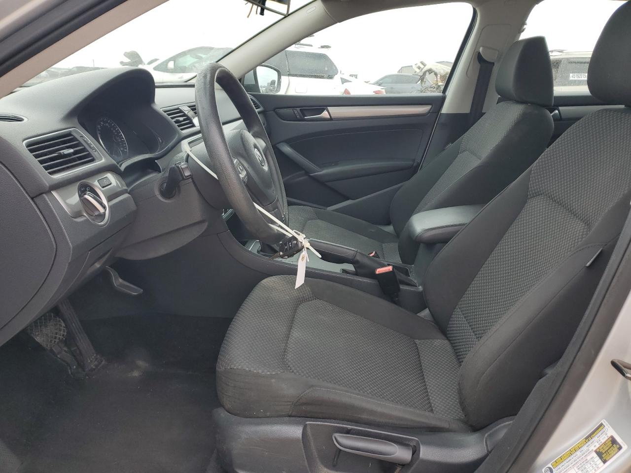 2014 Volkswagen Passat - Image 7