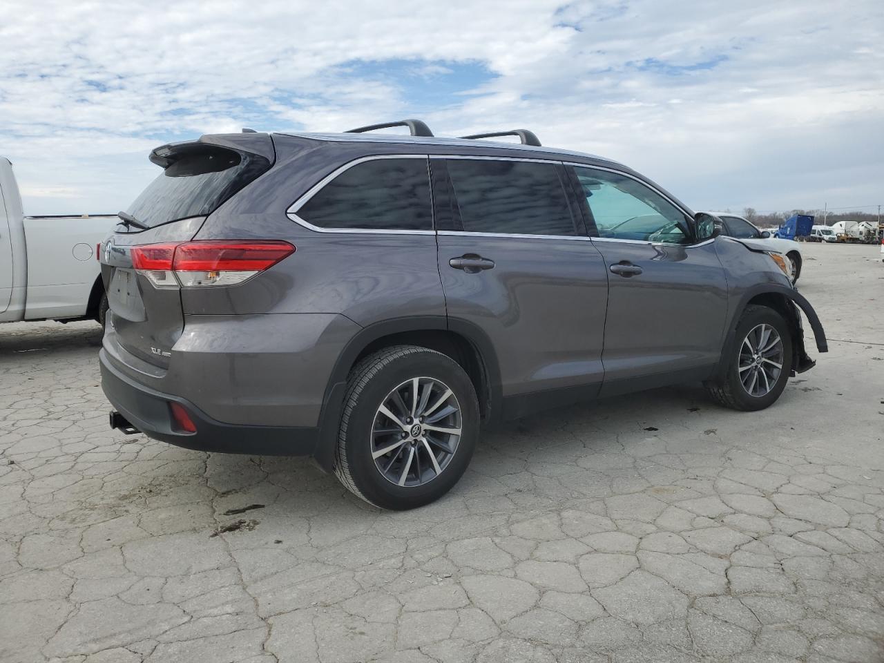 2019 Toyota Highlander - Image 3