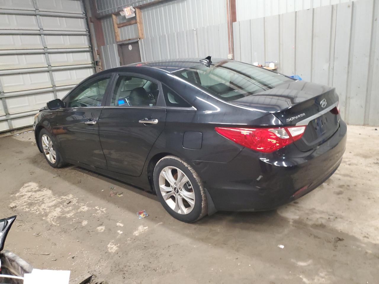 2011 Hyundai Sonata - Image 2