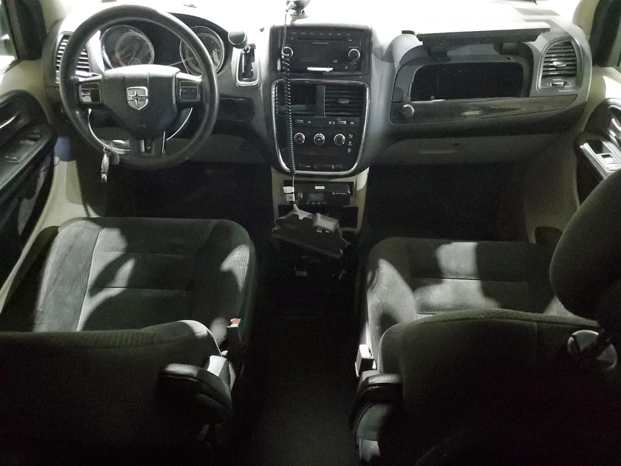 2016 Dodge Caravan - Image 8
