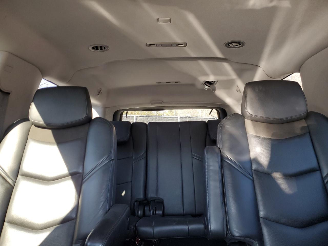2018 Cadillac Escalade - Image 10