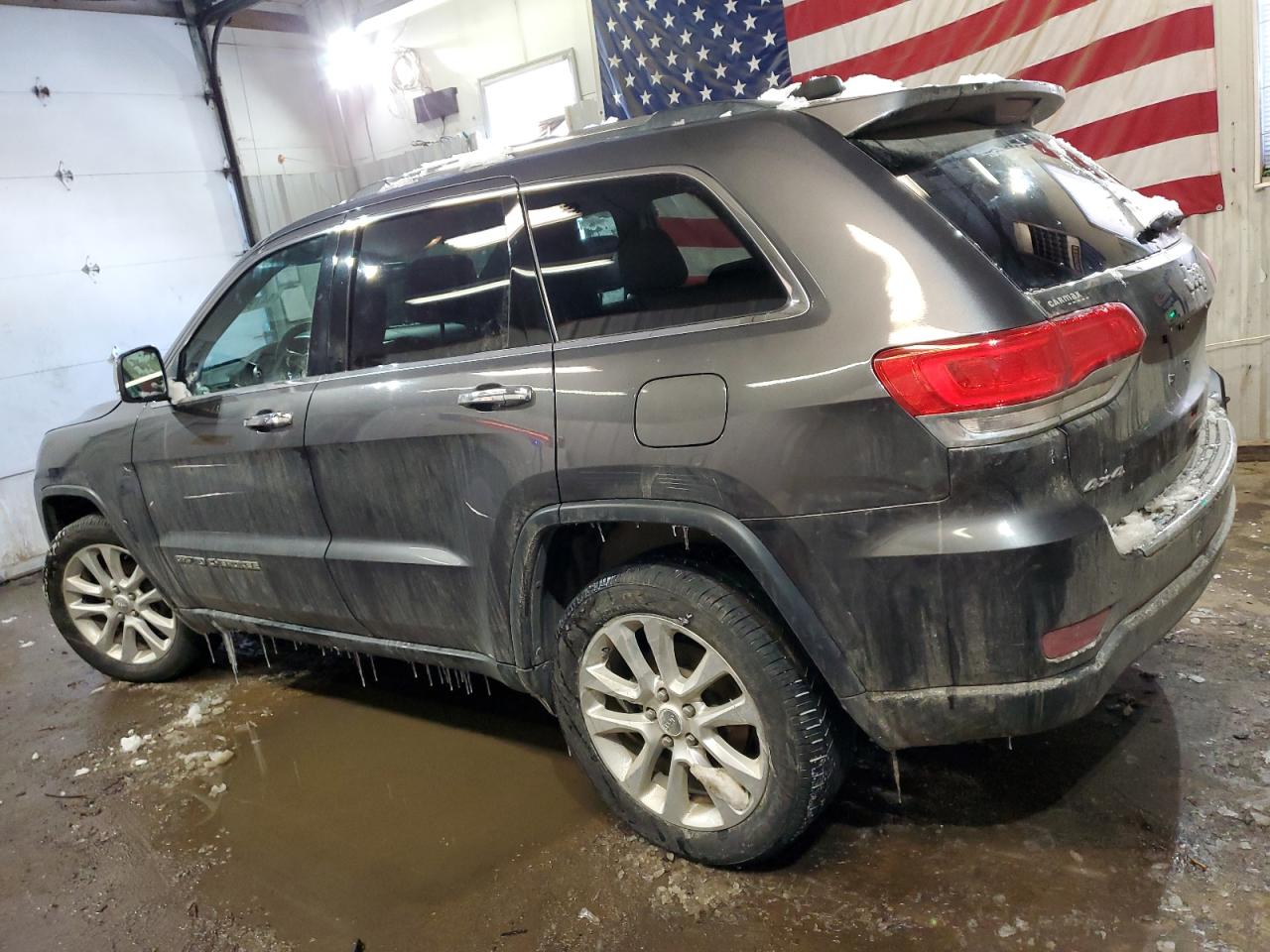 2017 Jeep Grand Cherokee - Image 2