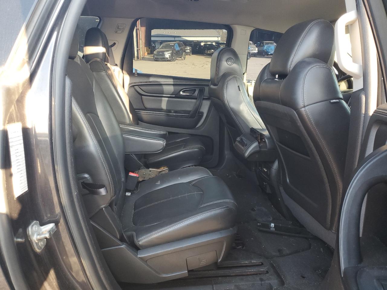 2014 Chevrolet Traverse - Image 11