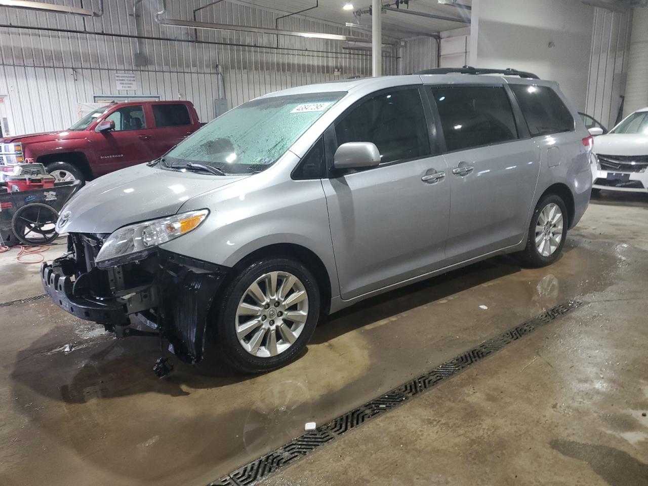 2012 Toyota Sienna - Image 1