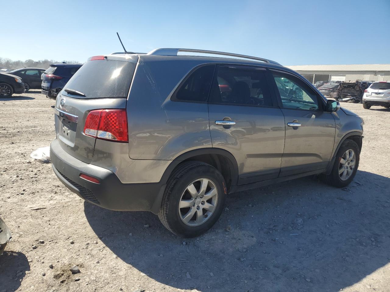 2011 Kia Sorento - Image 3