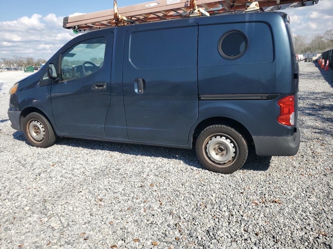 2015 Chevrolet Express - Image 2