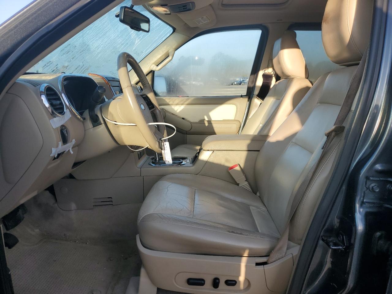 2010 Ford Explorer - Image 7
