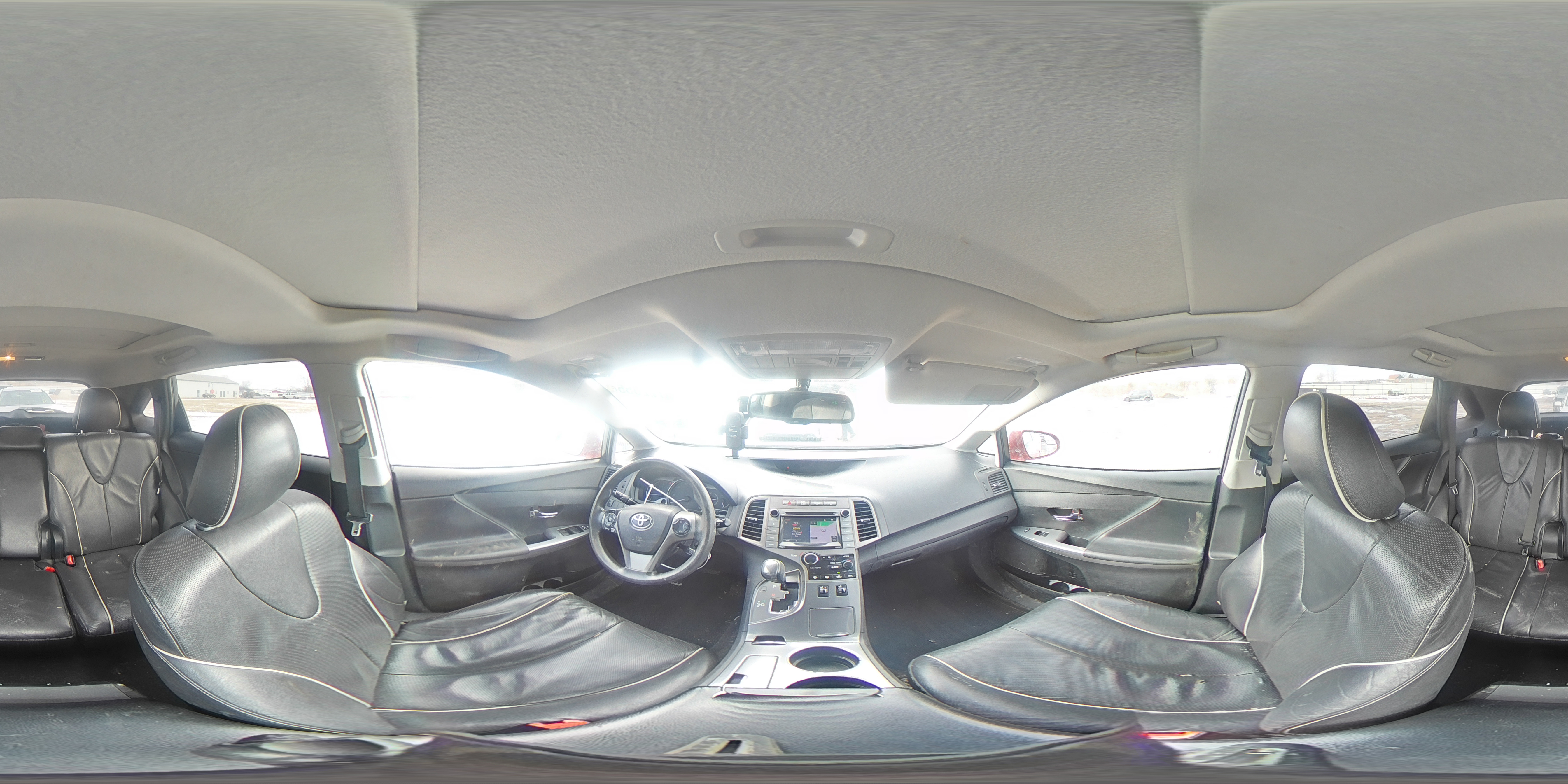 2015 Toyota Venza - Image 14